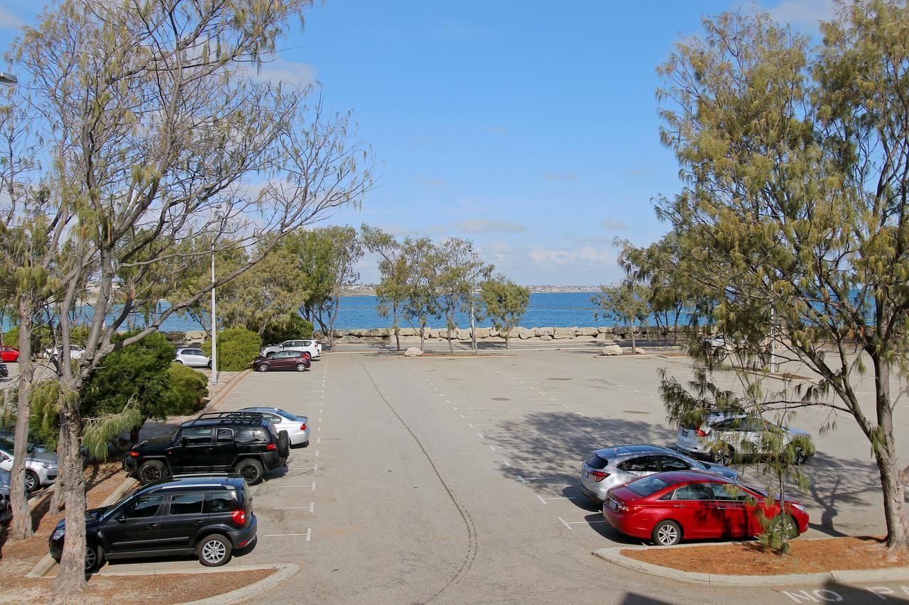 Hillarys Marina Apartment Пърт Екстериор снимка